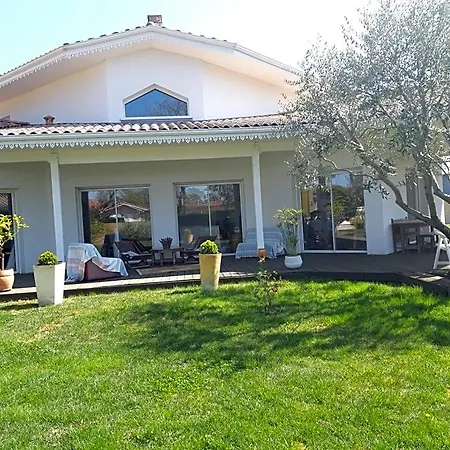 Maison Sur Le Bassin D'arcachon Bed & Breakfast 4*